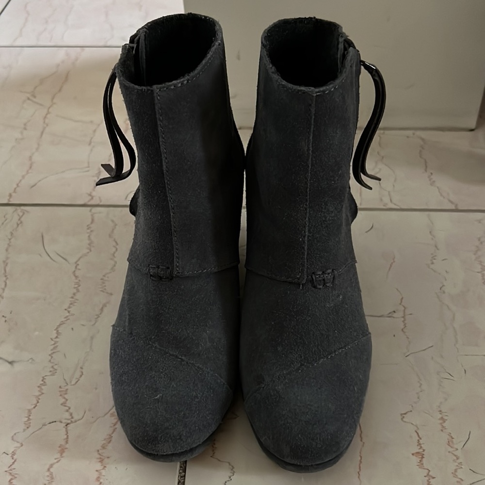 TOMS Suede Wedge Booties Size 6 - Picture 2 of 6